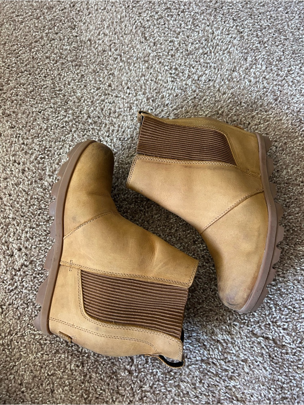 Sorel Women's Joan wedge Ankle Boots in Light Brown
